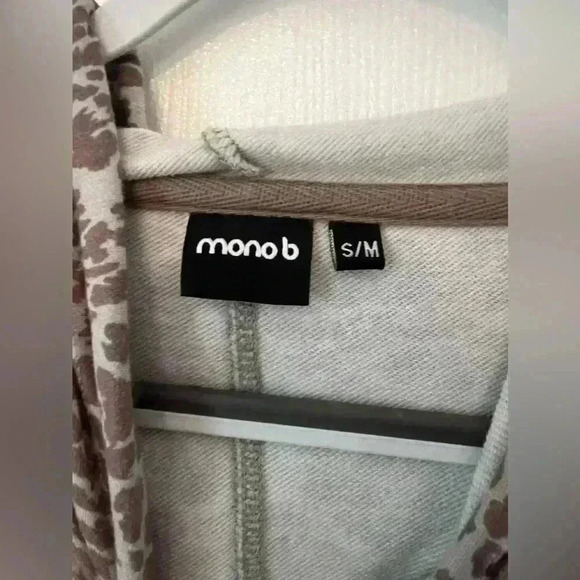 Mono B Crop Top - Picture 2 of 4